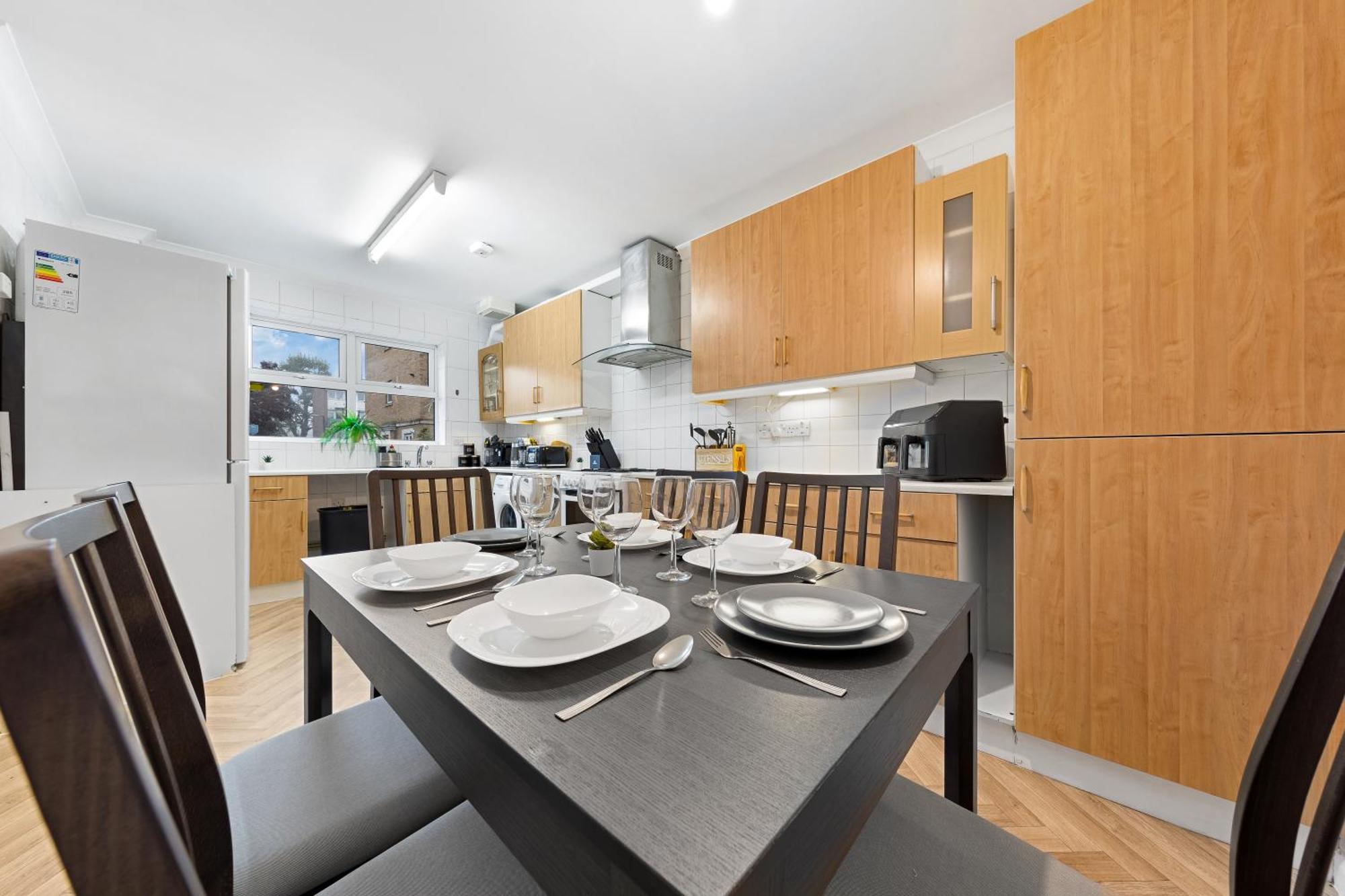 Cozylease 3-bed Canary Wharf Retreat,near Lcy Londen