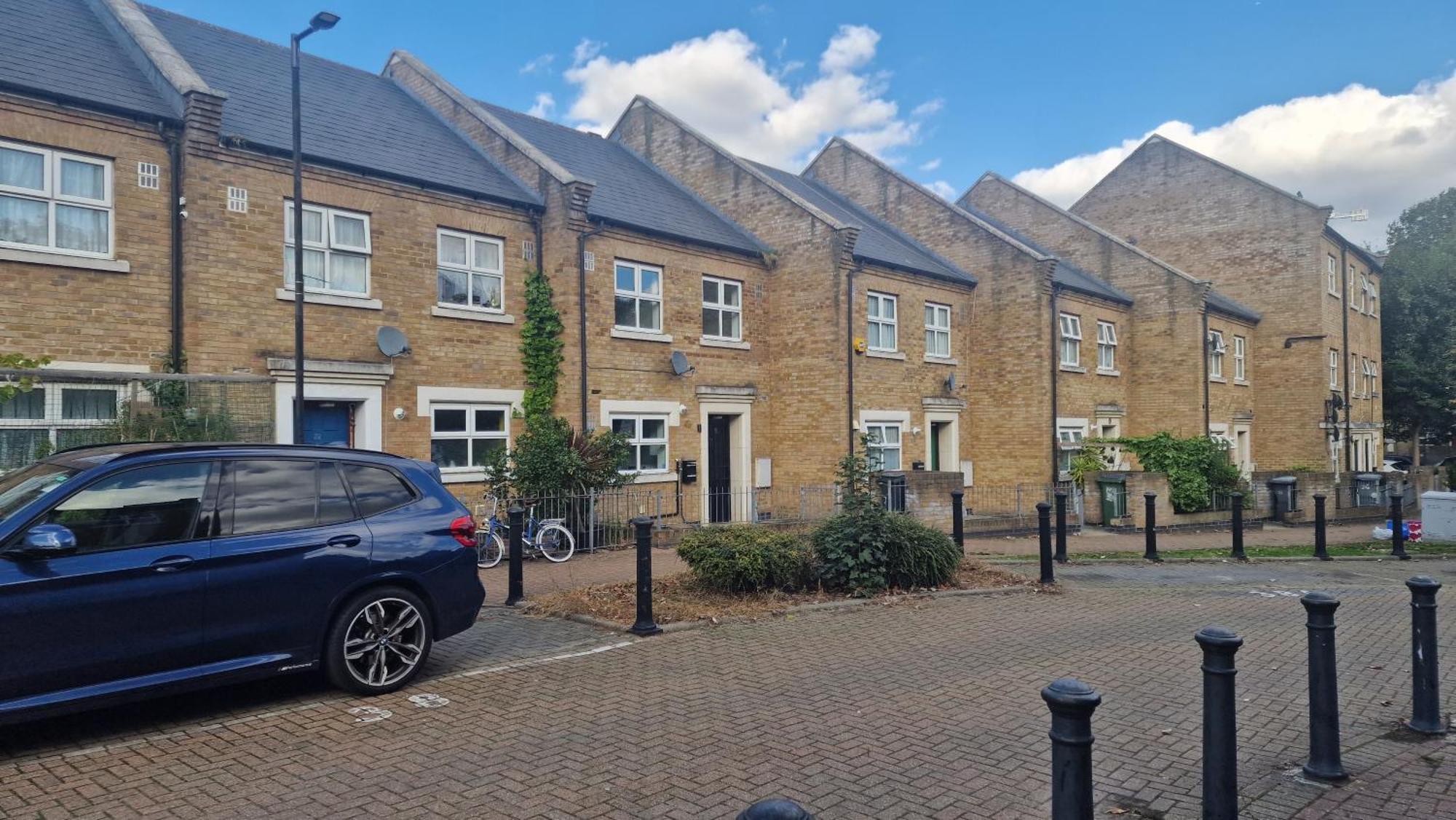 Cozylease 3-bed Canary Wharf Retreat,near Lcy * Londen