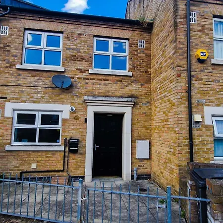 Cozylease 3-Bed Canary Wharf Retreat,Near City Lcy Londra Esterno foto