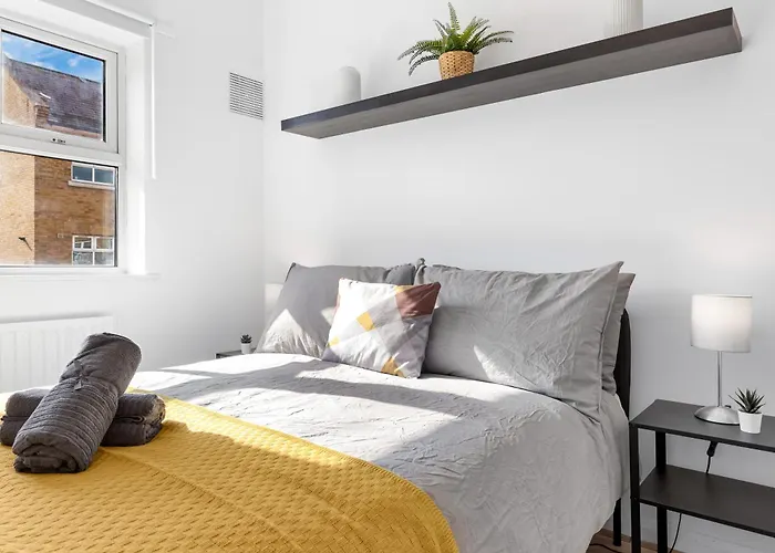Cozylease 3-Bed Canary Wharf Retreat,Near City Lcy