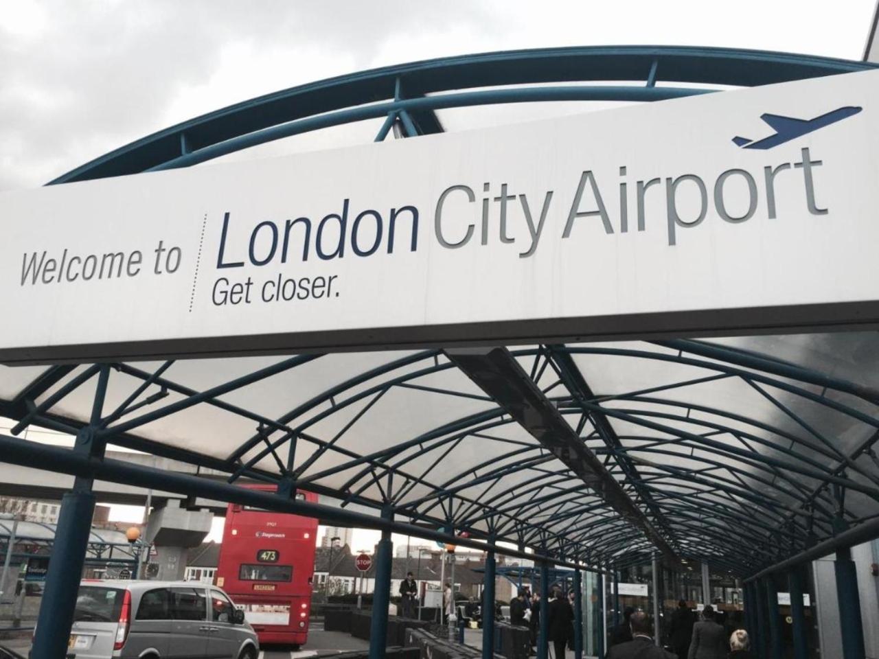 Cozylease 3-bed Canary Wharf Retreat,near Lcy Сasa de vacaciones Londres